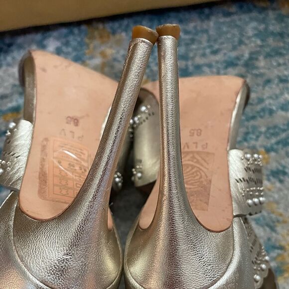 Pour La Victoire Gold & Pearl Ankle Strap Heels Zippers 8.5 - Picture 8 of 9